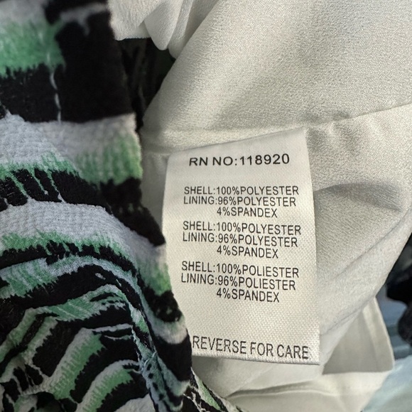 Jenn Geometric Romper Short Size: L - Picture 6 of 6